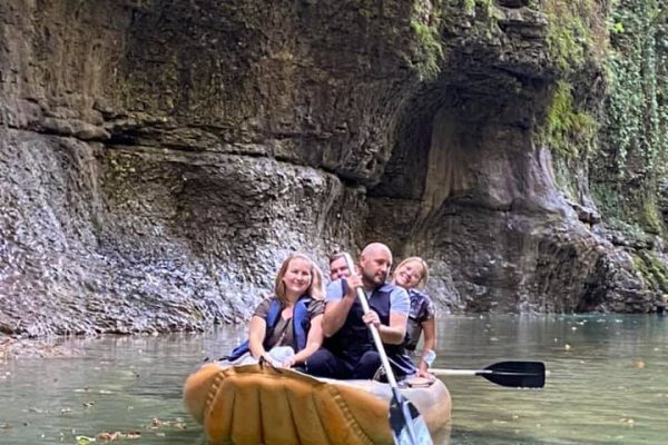 Ausflug aufs Wasser in Georgien